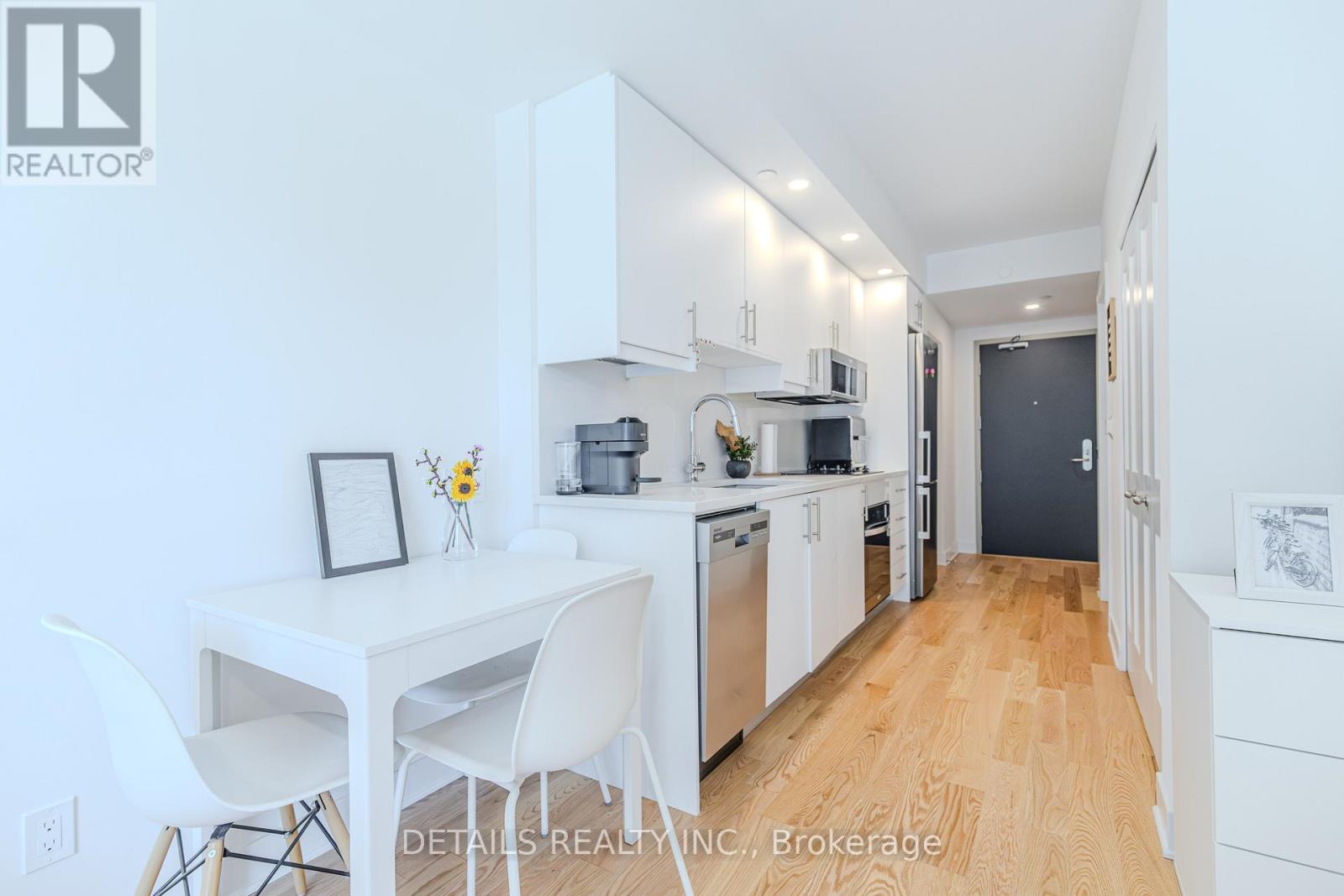 #610 180 GEORGE STREET - 8