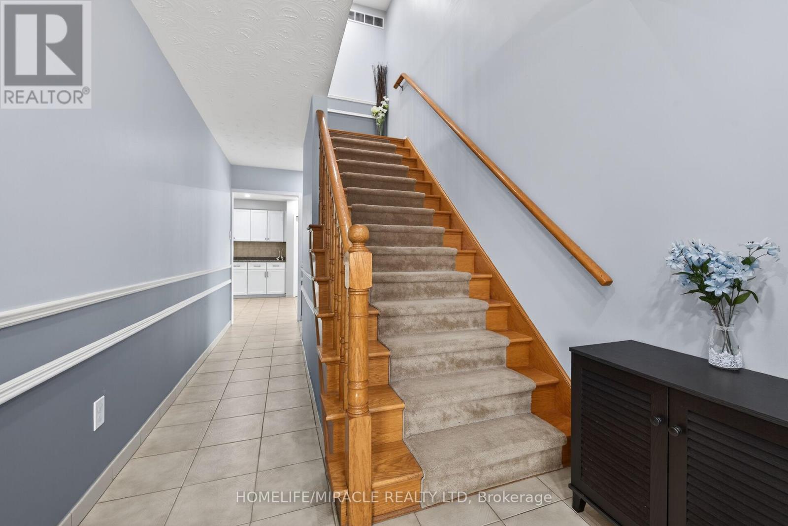 34 CAPRI CRESCENT - 25