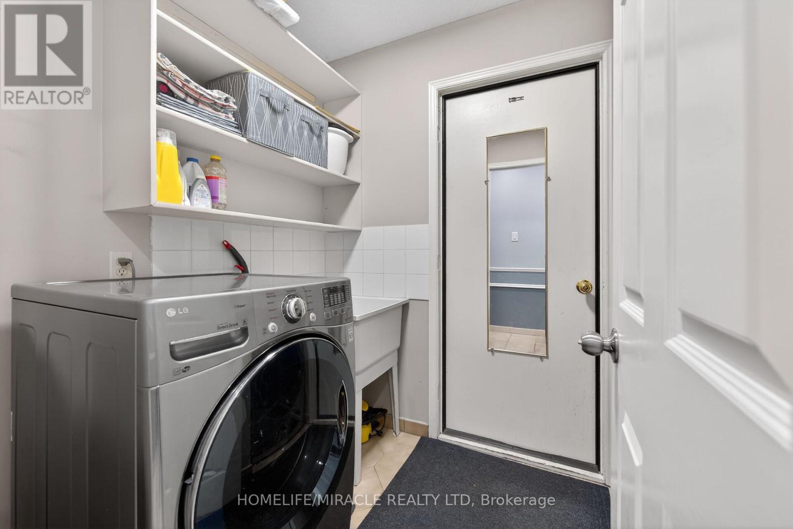 34 CAPRI CRESCENT - 23
