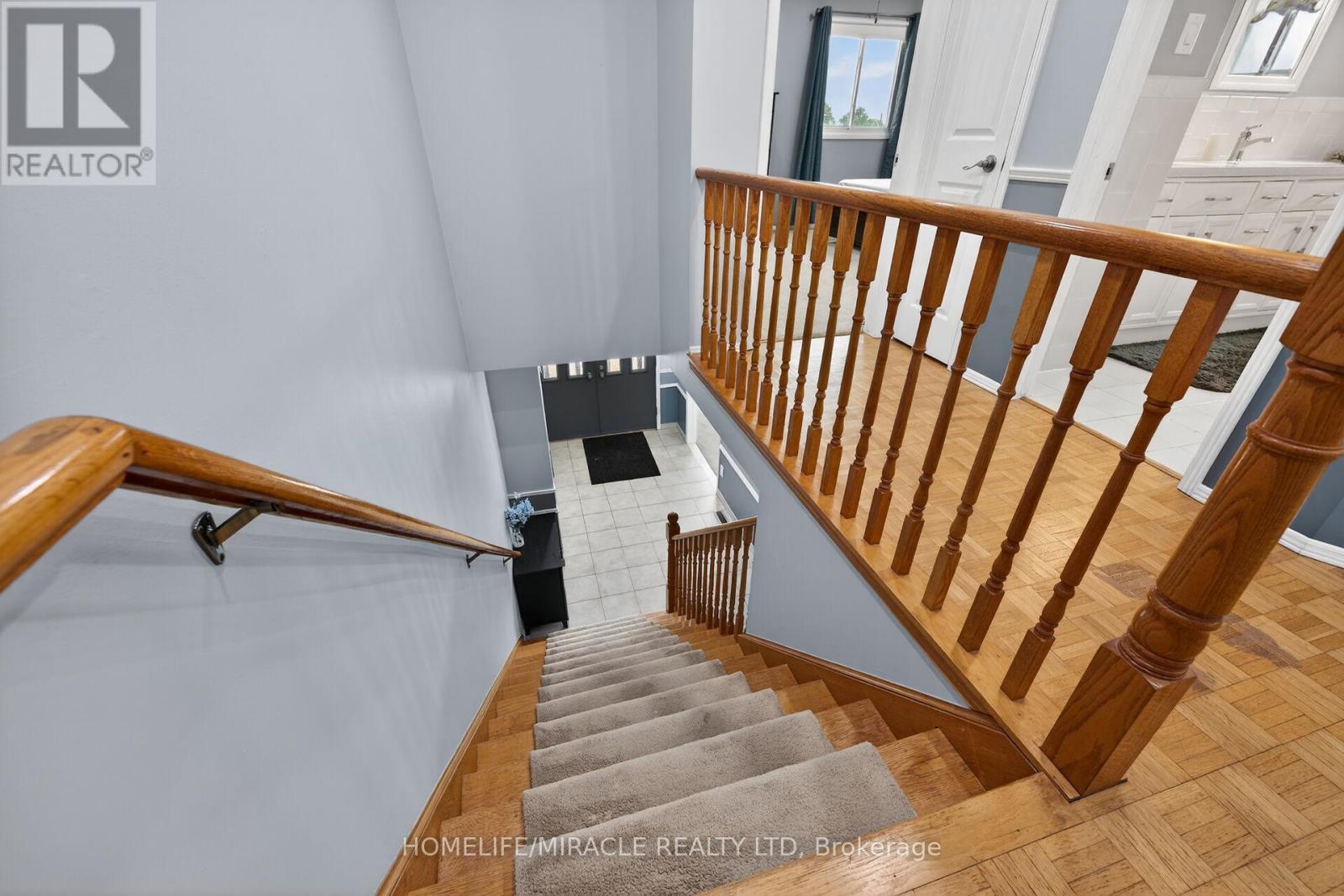 34 CAPRI CRESCENT - 26