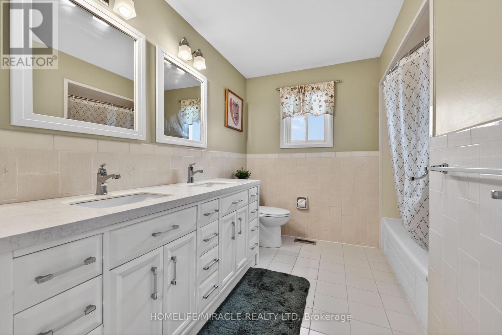 34 CAPRI CRESCENT - 29
