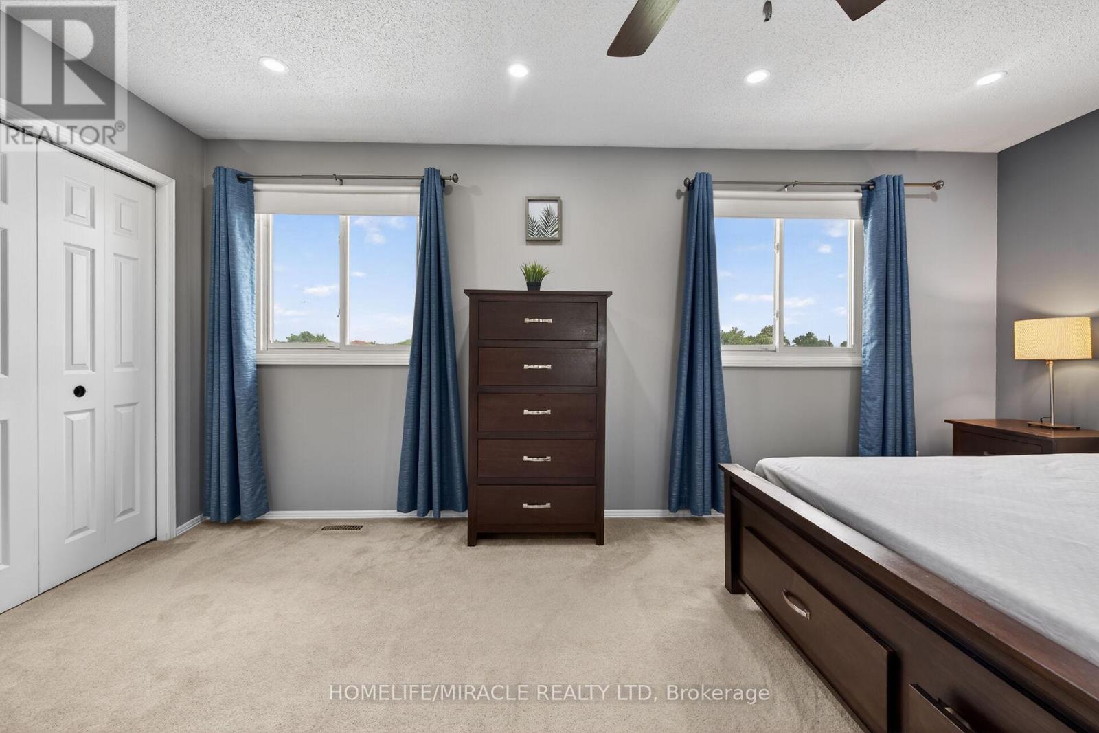 34 CAPRI CRESCENT - 31
