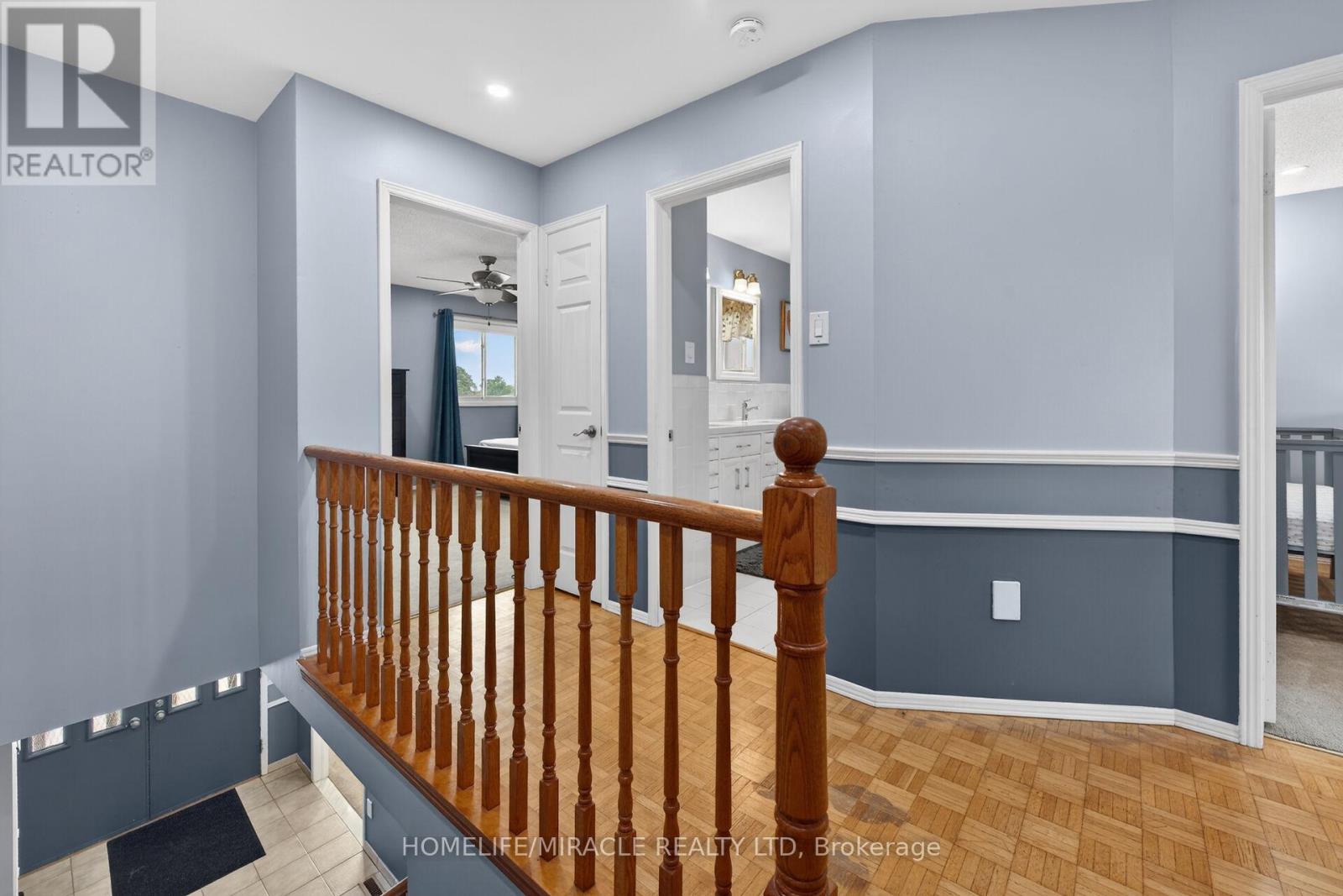 34 CAPRI CRESCENT - 27