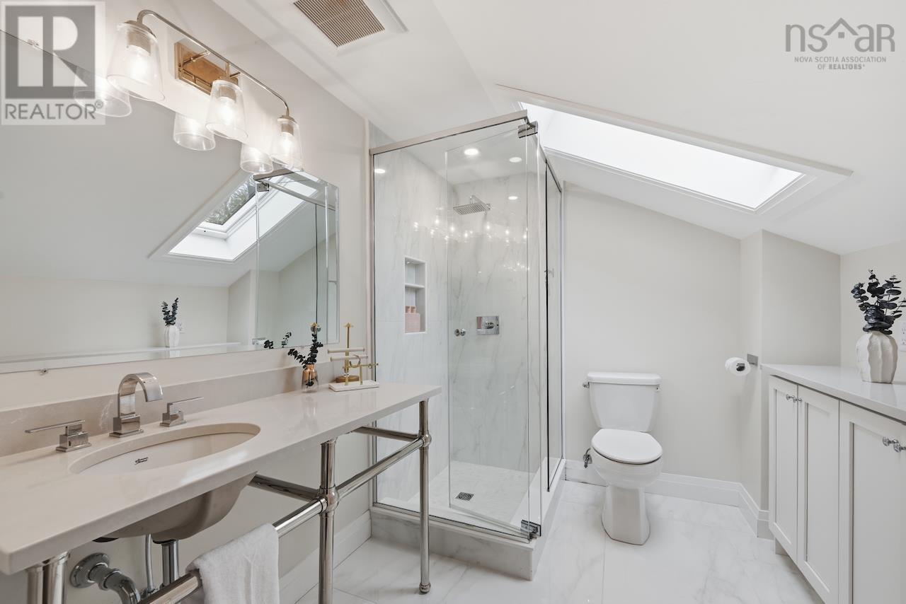 939 Bellevue Avenue - 28
