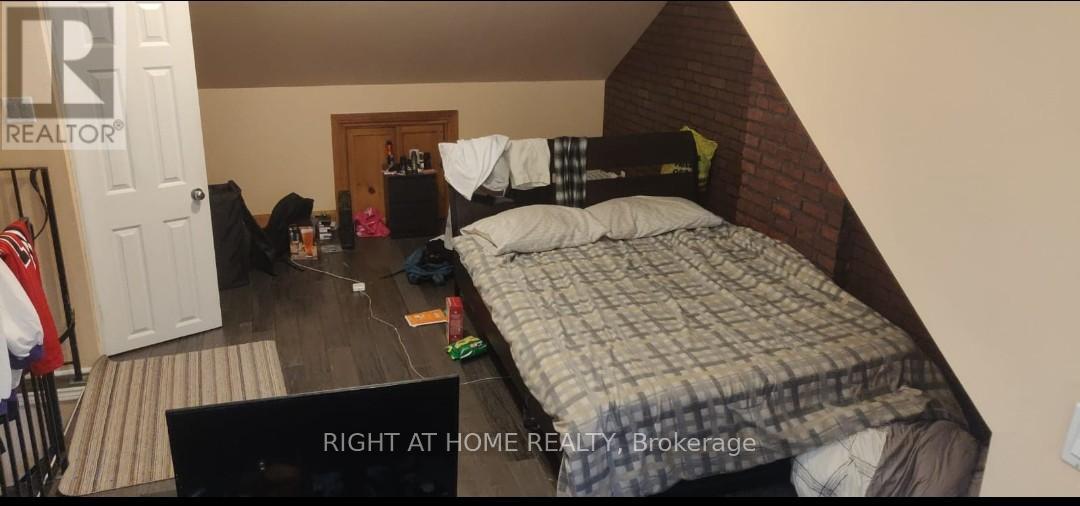 Listing photo of 2 - 104 BLEECKER STREET