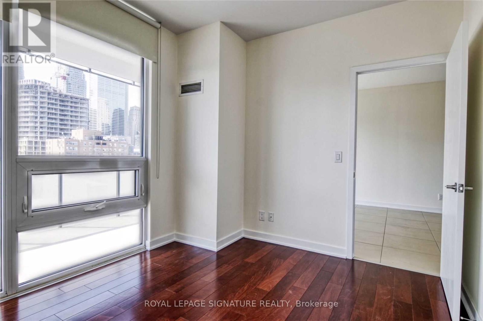 #914 1 MARKET STREET - 21