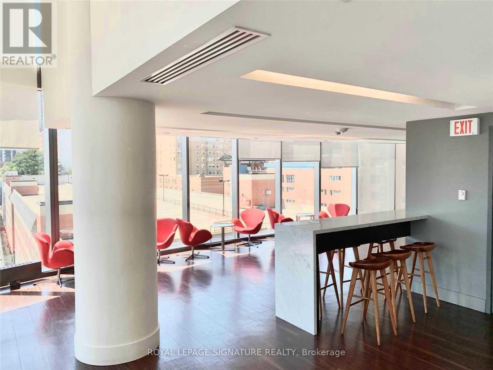 #914 1 MARKET STREET - 34