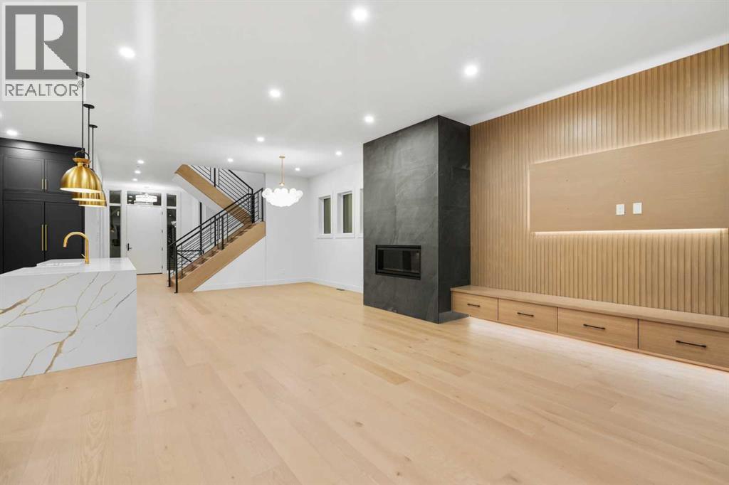 630 27 Avenue NE - 13