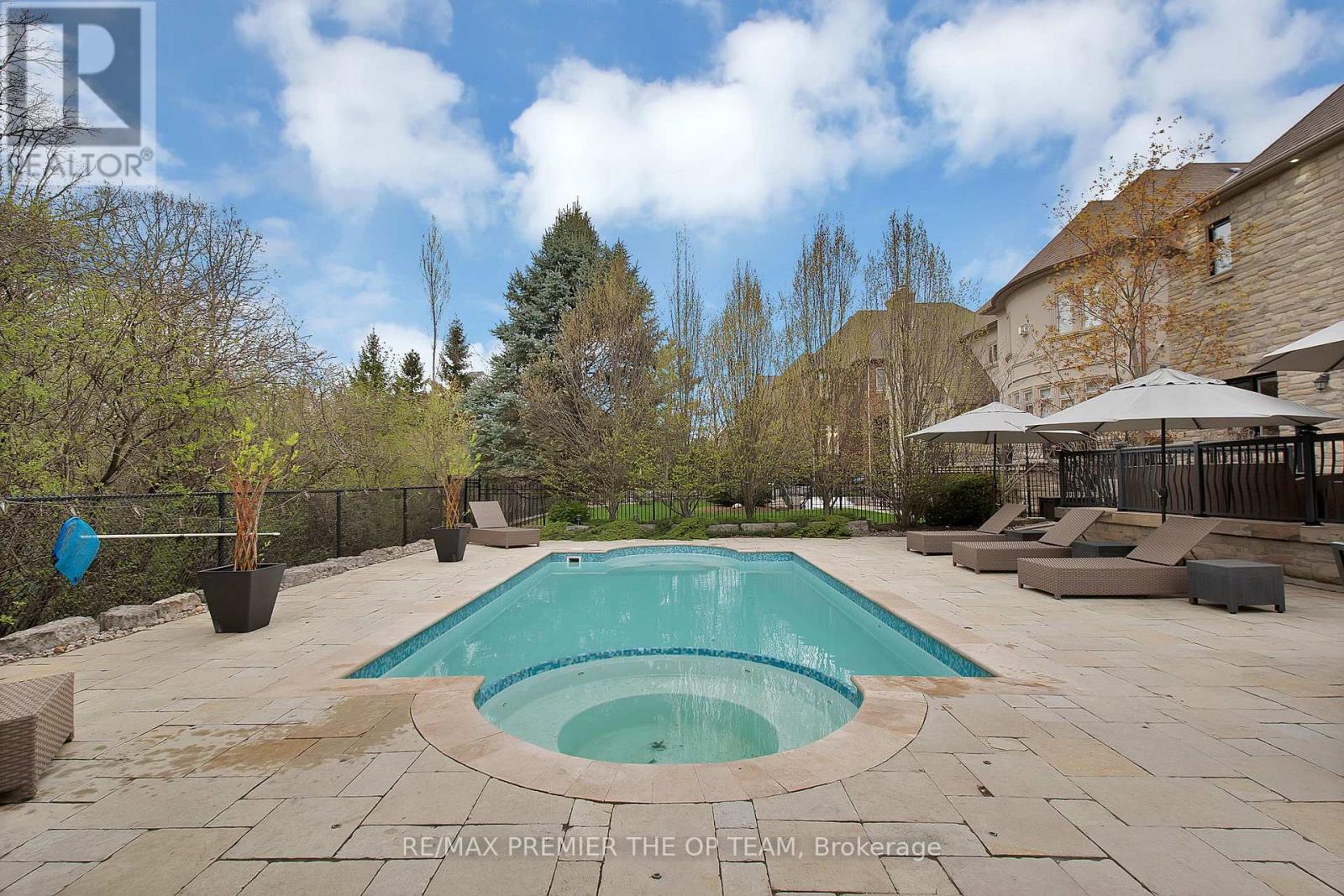 62 AUTUMN GROVE COURT - 11