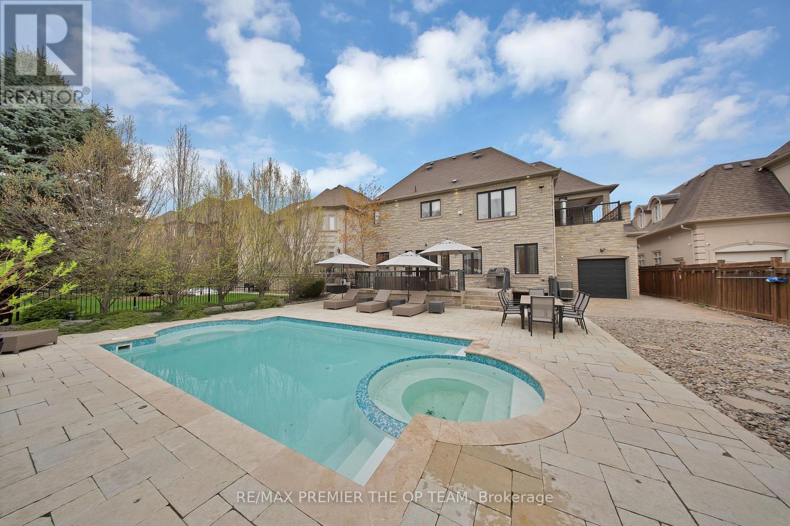 62 AUTUMN GROVE COURT - 12