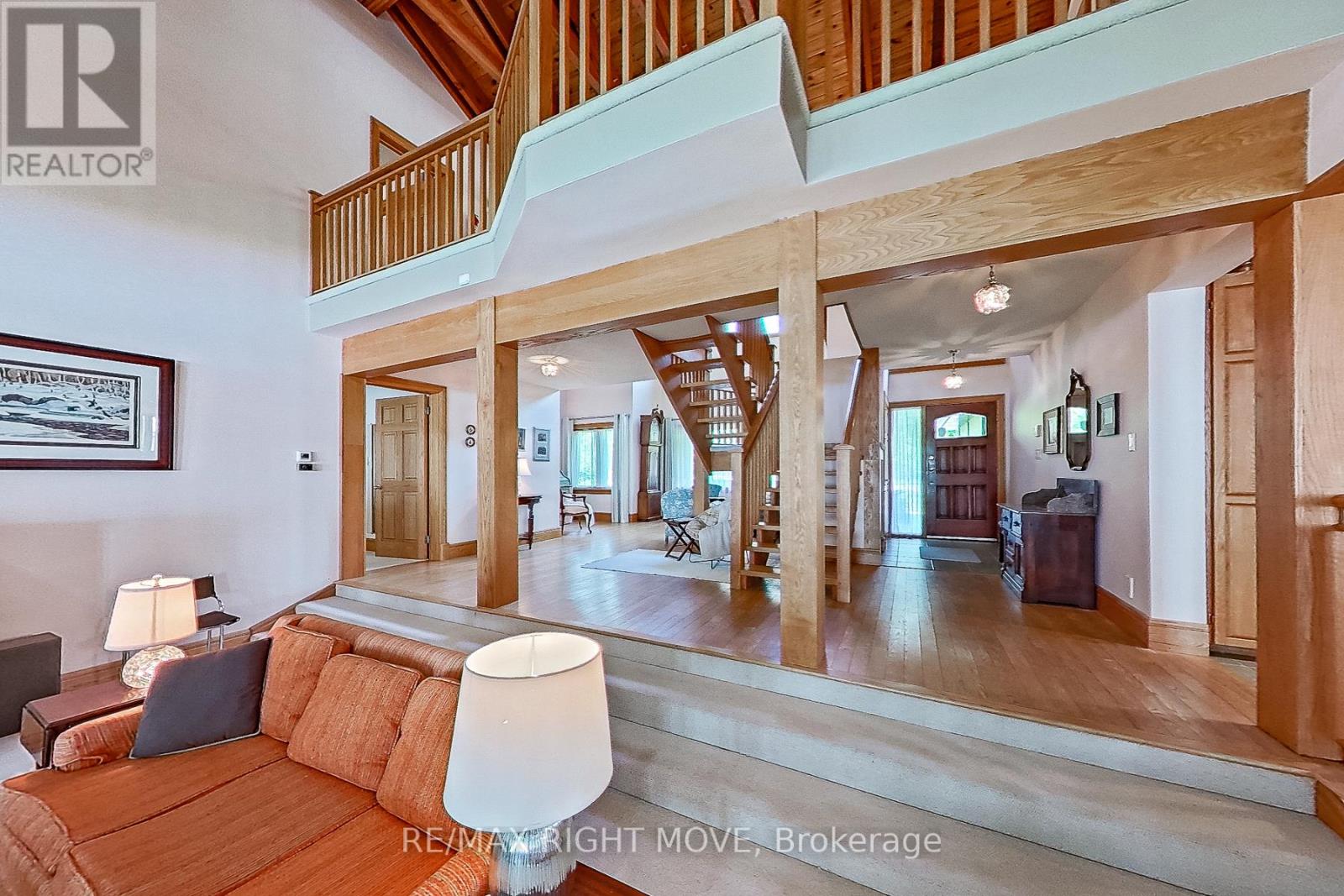 3866 GLENREST DRIVE - 17