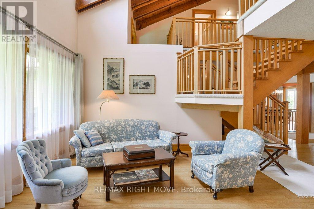 3866 GLENREST DRIVE - 18