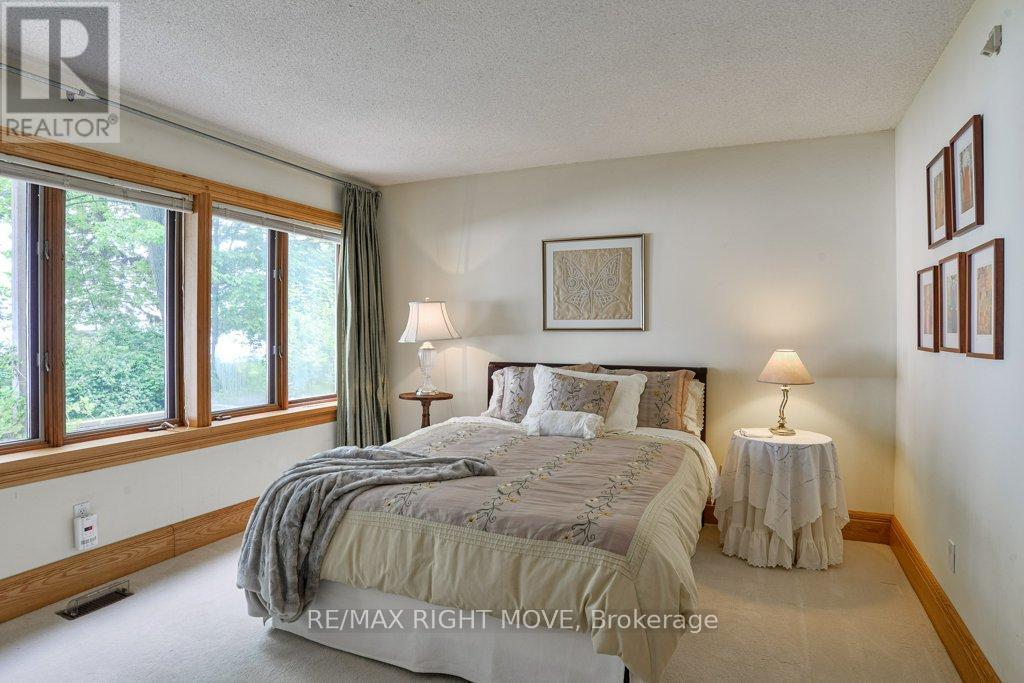 3866 GLENREST DRIVE - 23