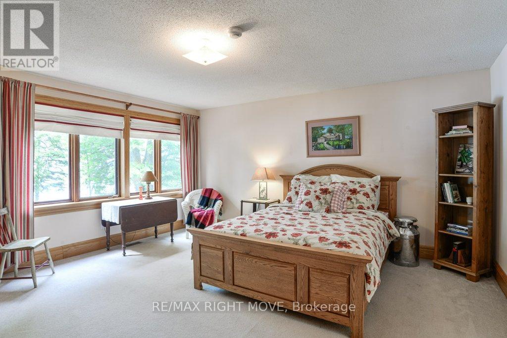 3866 GLENREST DRIVE - 28