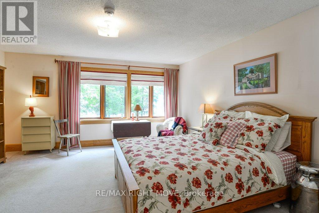 3866 GLENREST DRIVE - 29