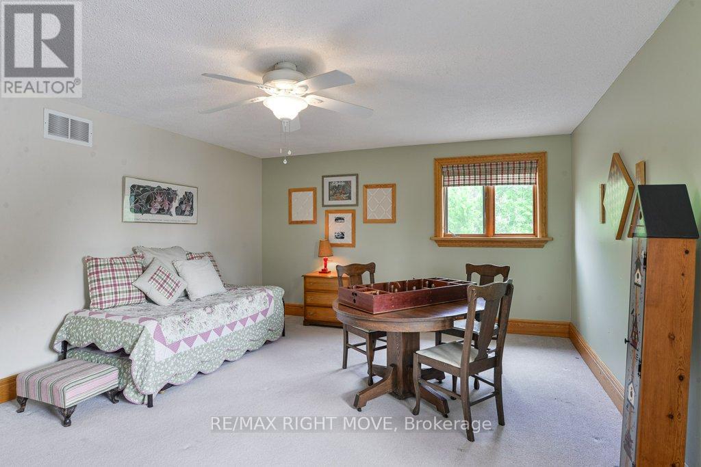 3866 GLENREST DRIVE - 33