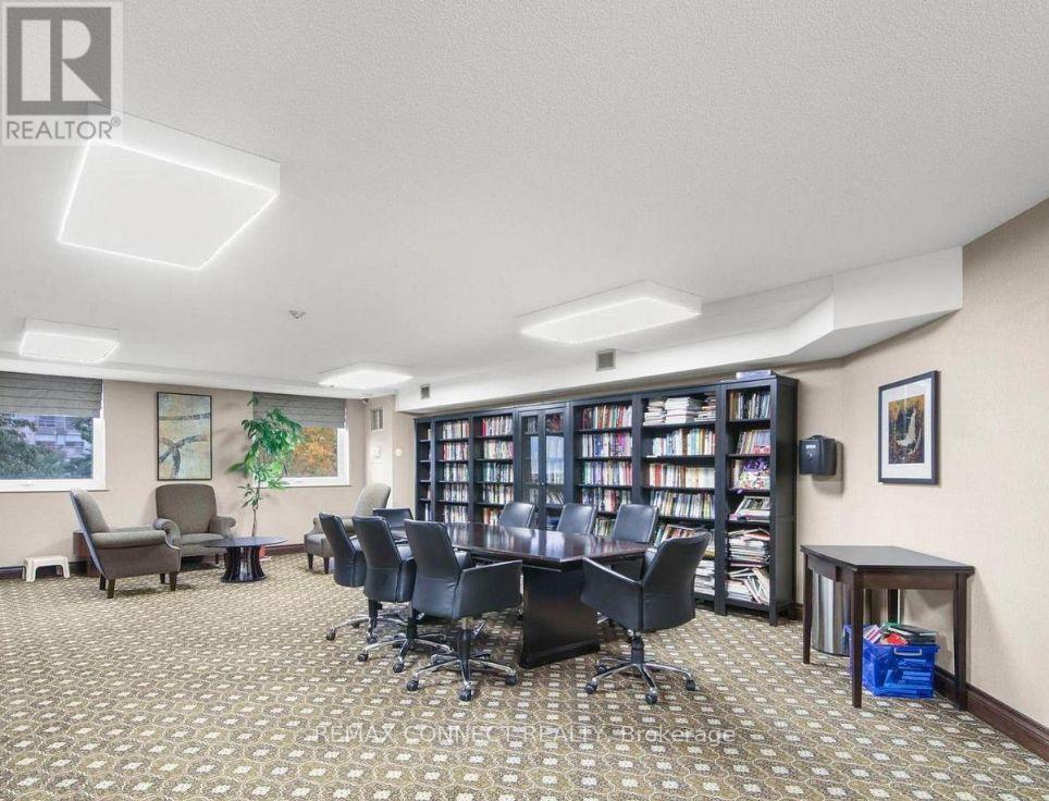 #428 326 MAJOR MACKENZIE DRIVE - 21