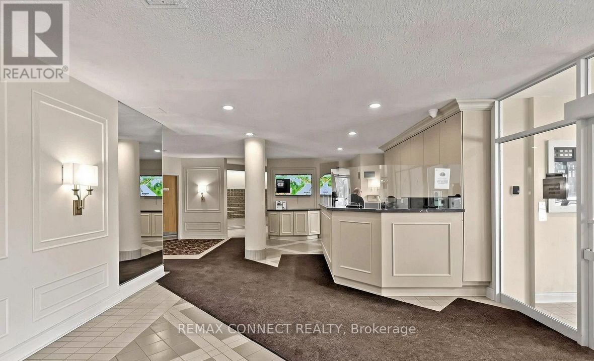 #428 326 MAJOR MACKENZIE DRIVE - 19