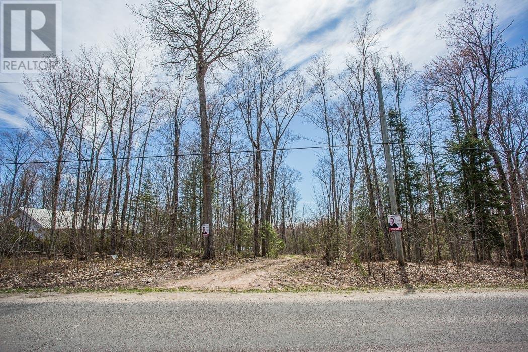 279 Finns Bay RD N, Laird Township