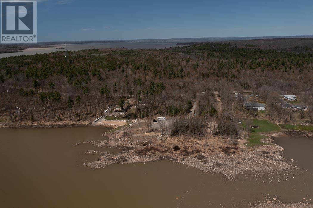 279 Finns Bay RD N, Laird Township