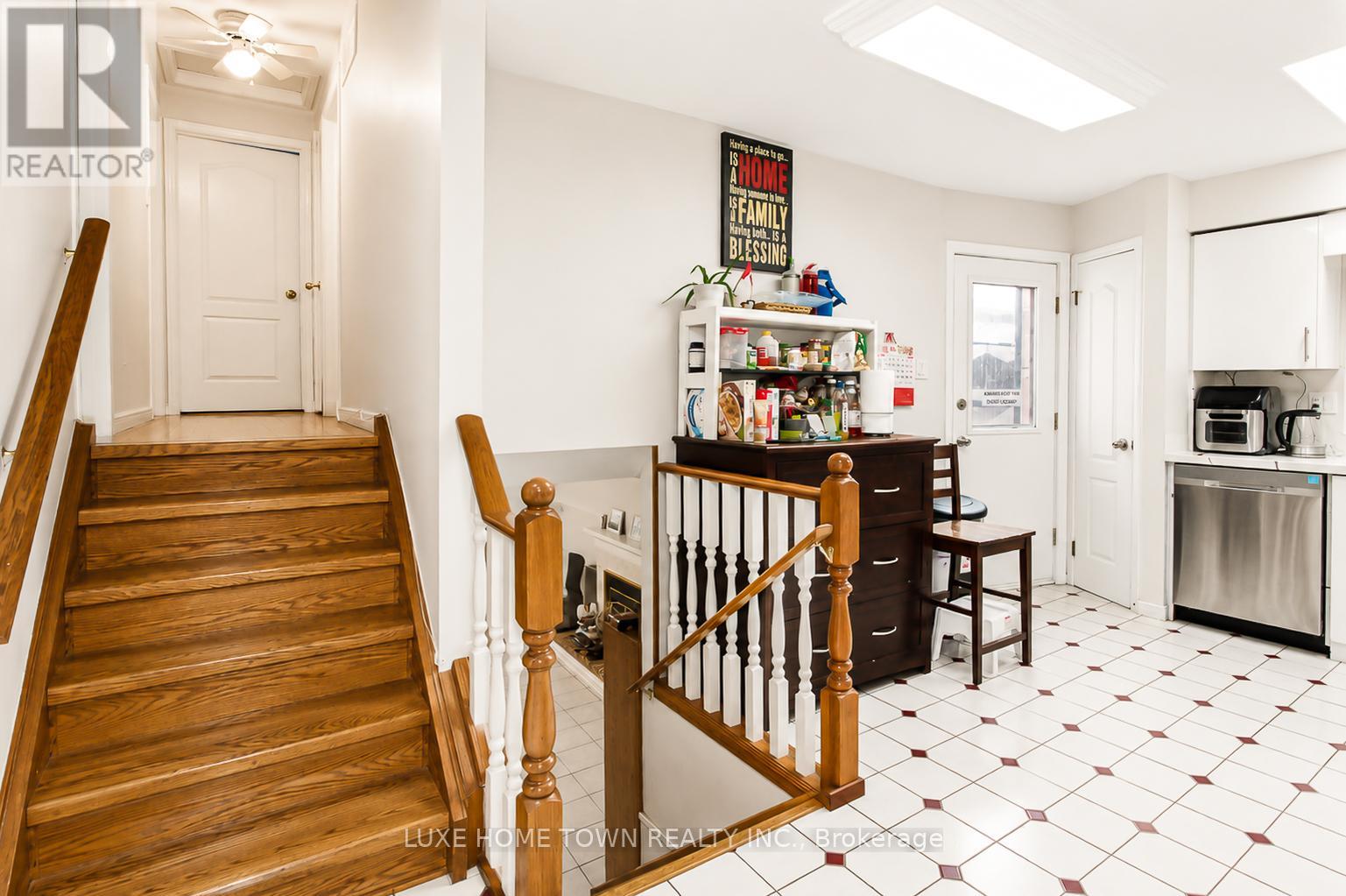 762 RAILTON AVENUE - 11