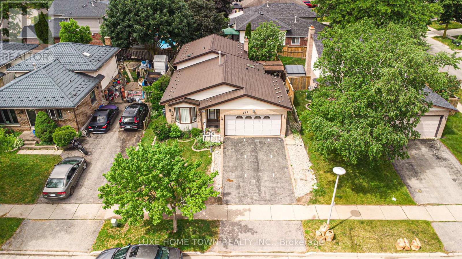 762 RAILTON AVENUE - 24