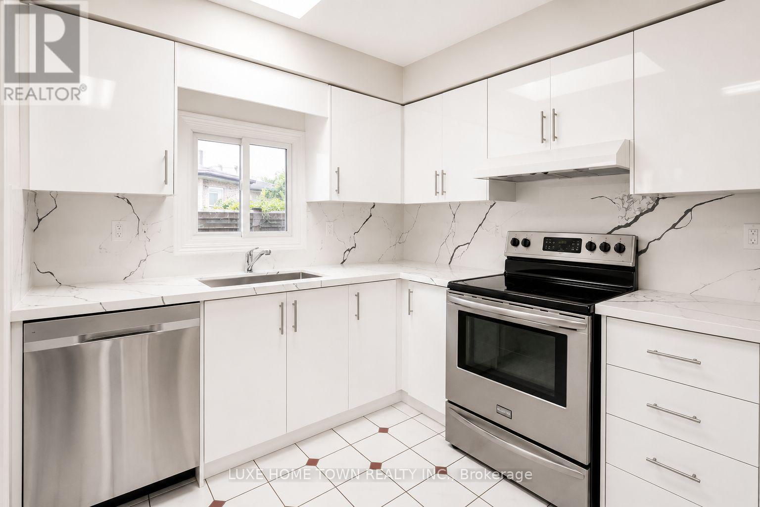 762 RAILTON AVENUE - 6