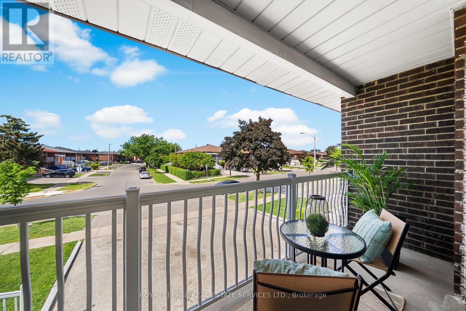 34 JOHN LINDSAY COURT - 12