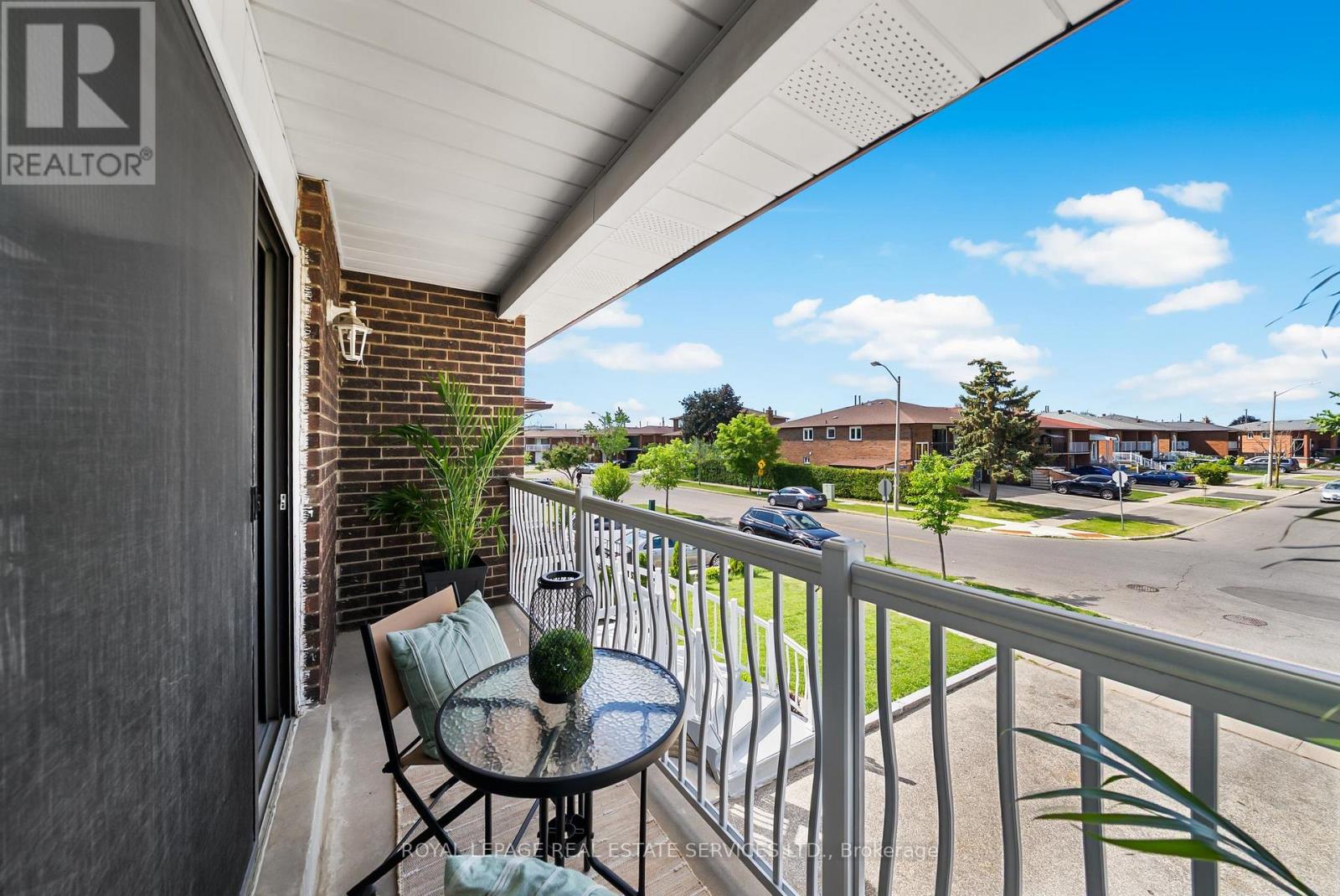 34 JOHN LINDSAY COURT - 13