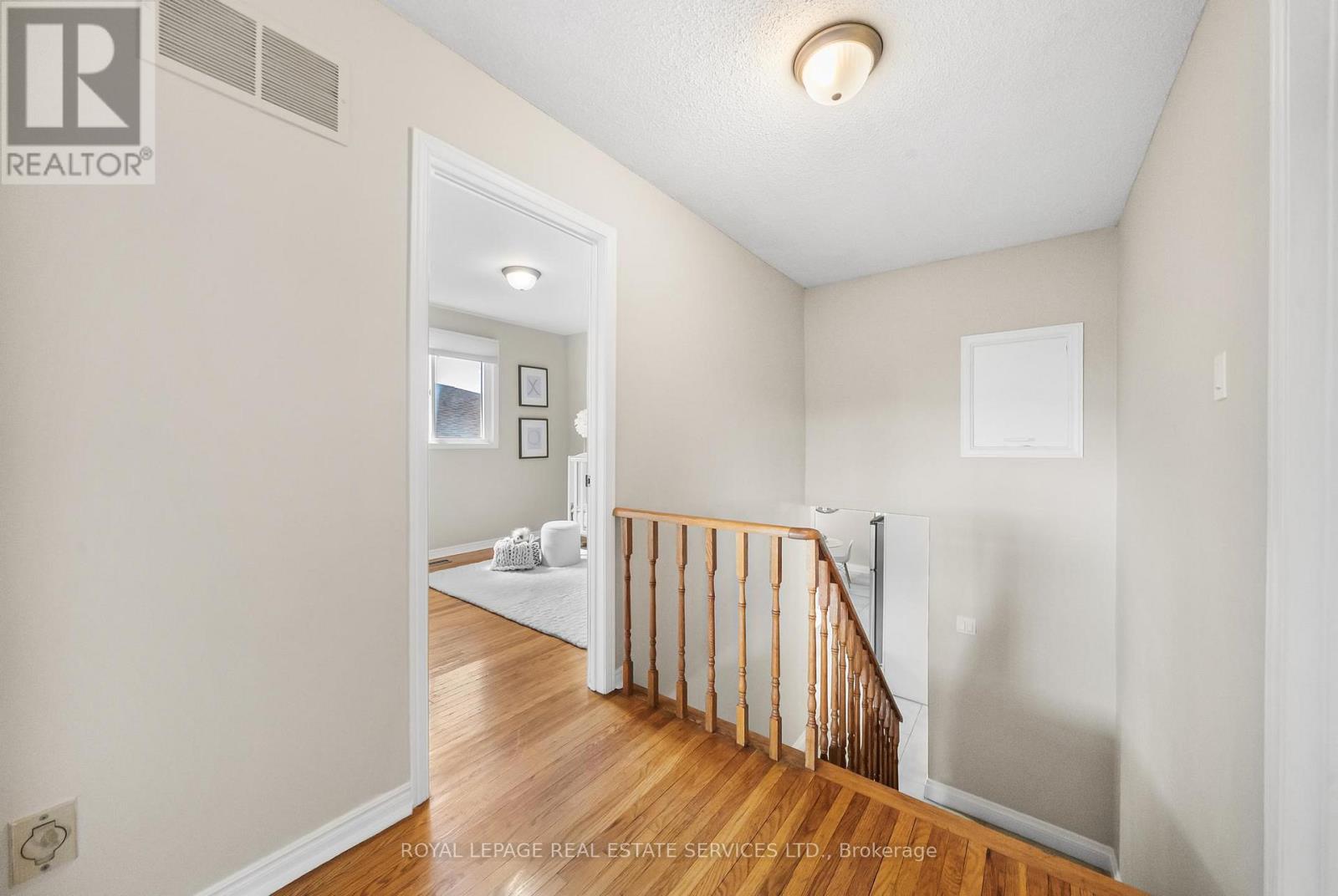 34 JOHN LINDSAY COURT - 21