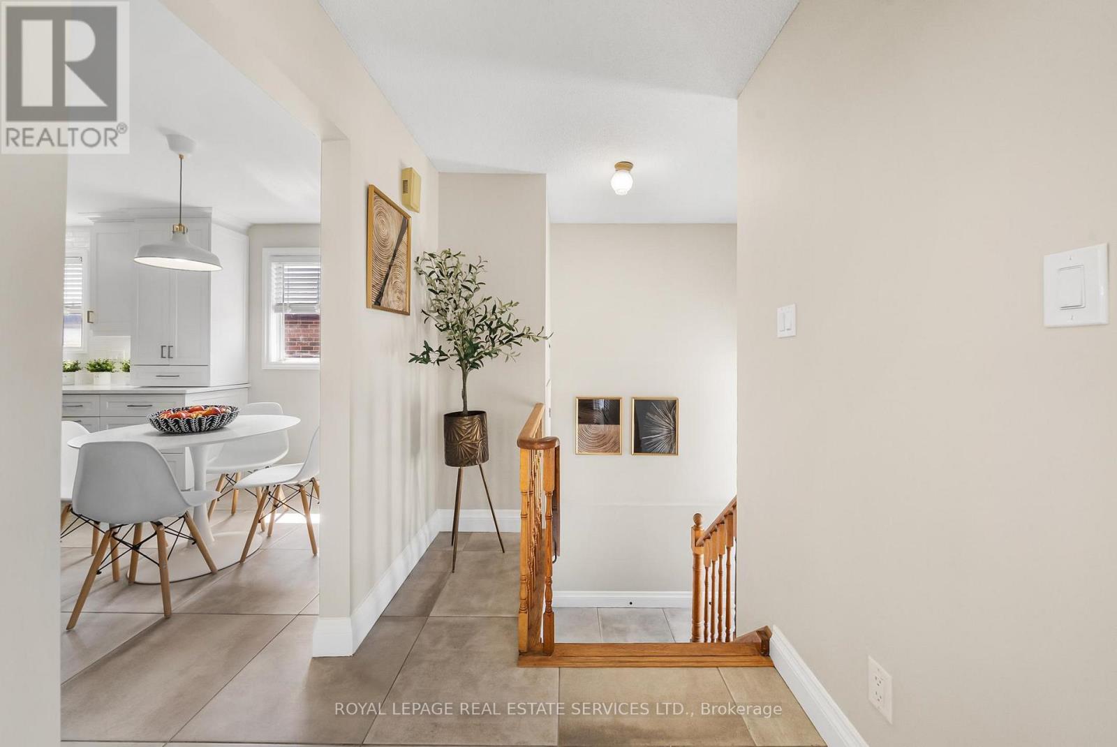 34 JOHN LINDSAY COURT - 4