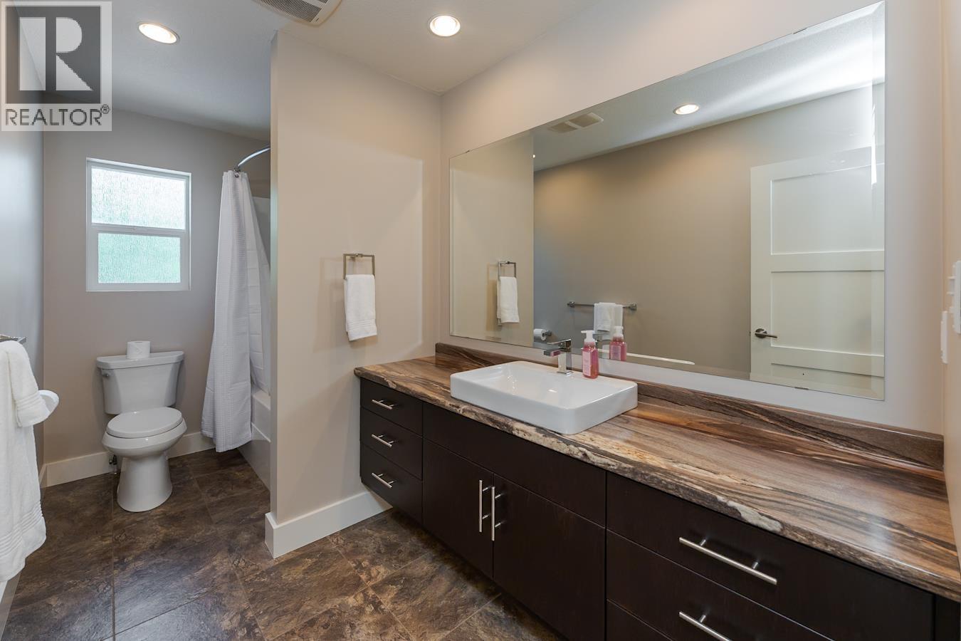 Photo 25 of 41 — 8206 ST PATRICK AVENUE · Prince George, BC