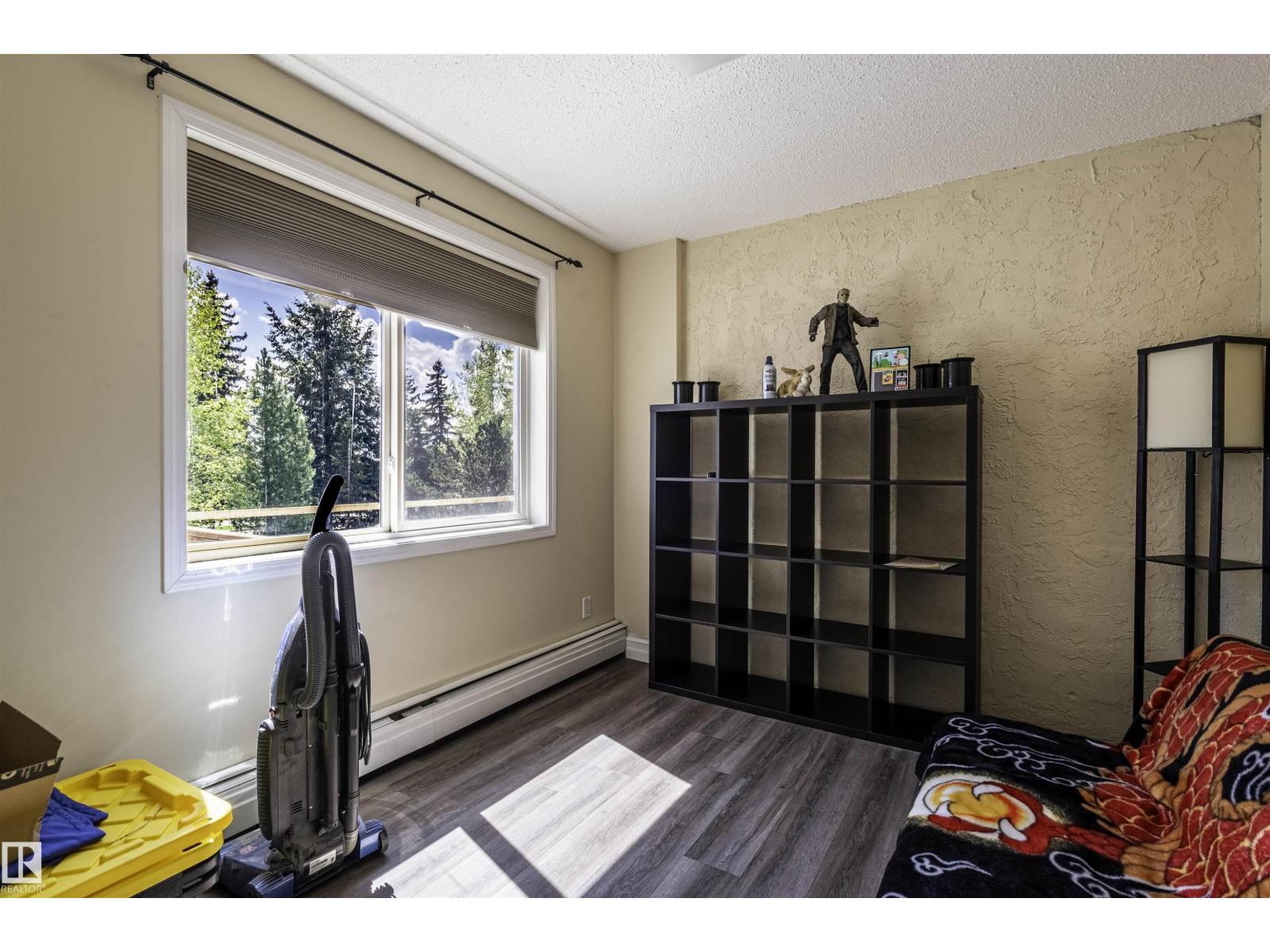 #130 95 McKenney AV - 18