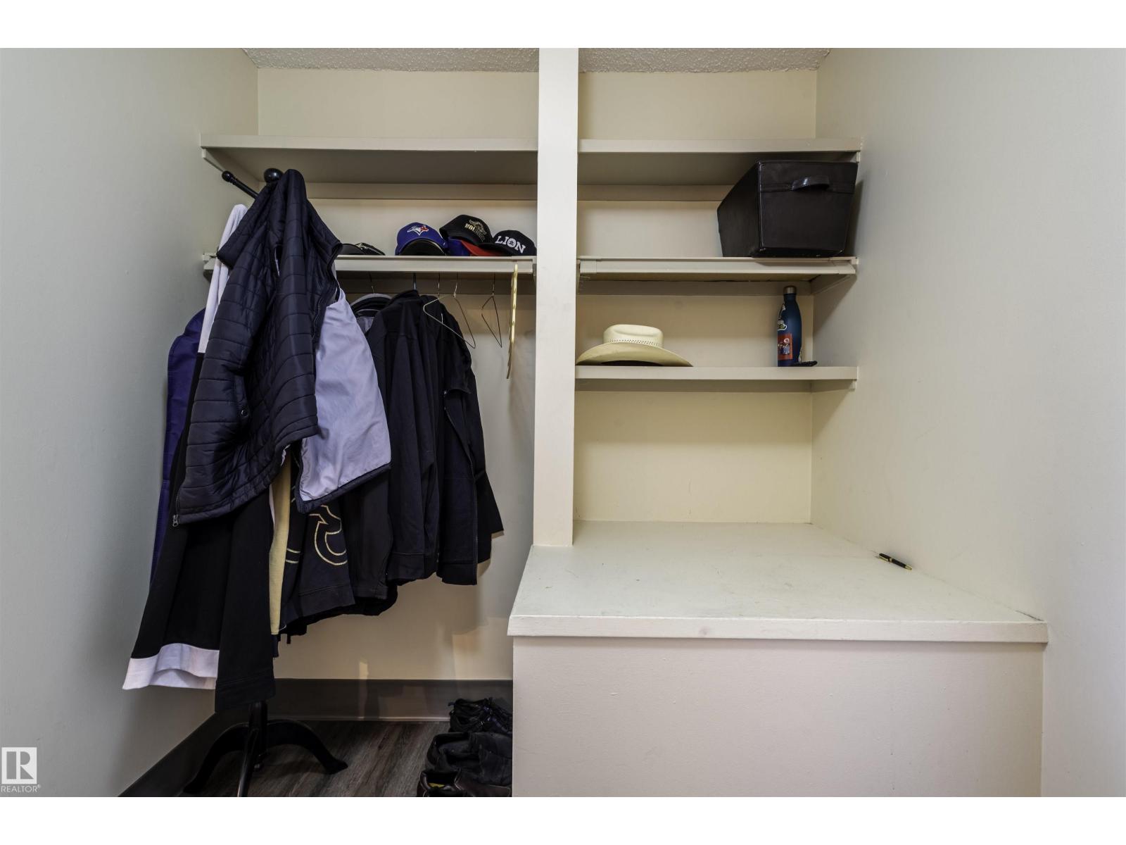#130 95 McKenney AV - 10