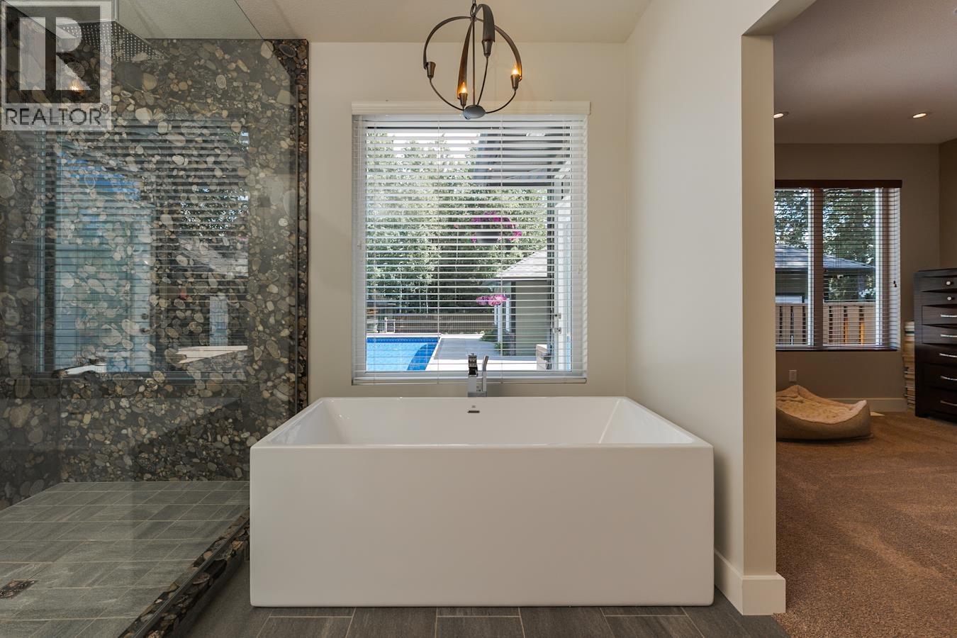 Photo 18 of 41 — 8206 ST PATRICK AVENUE · Prince George, BC