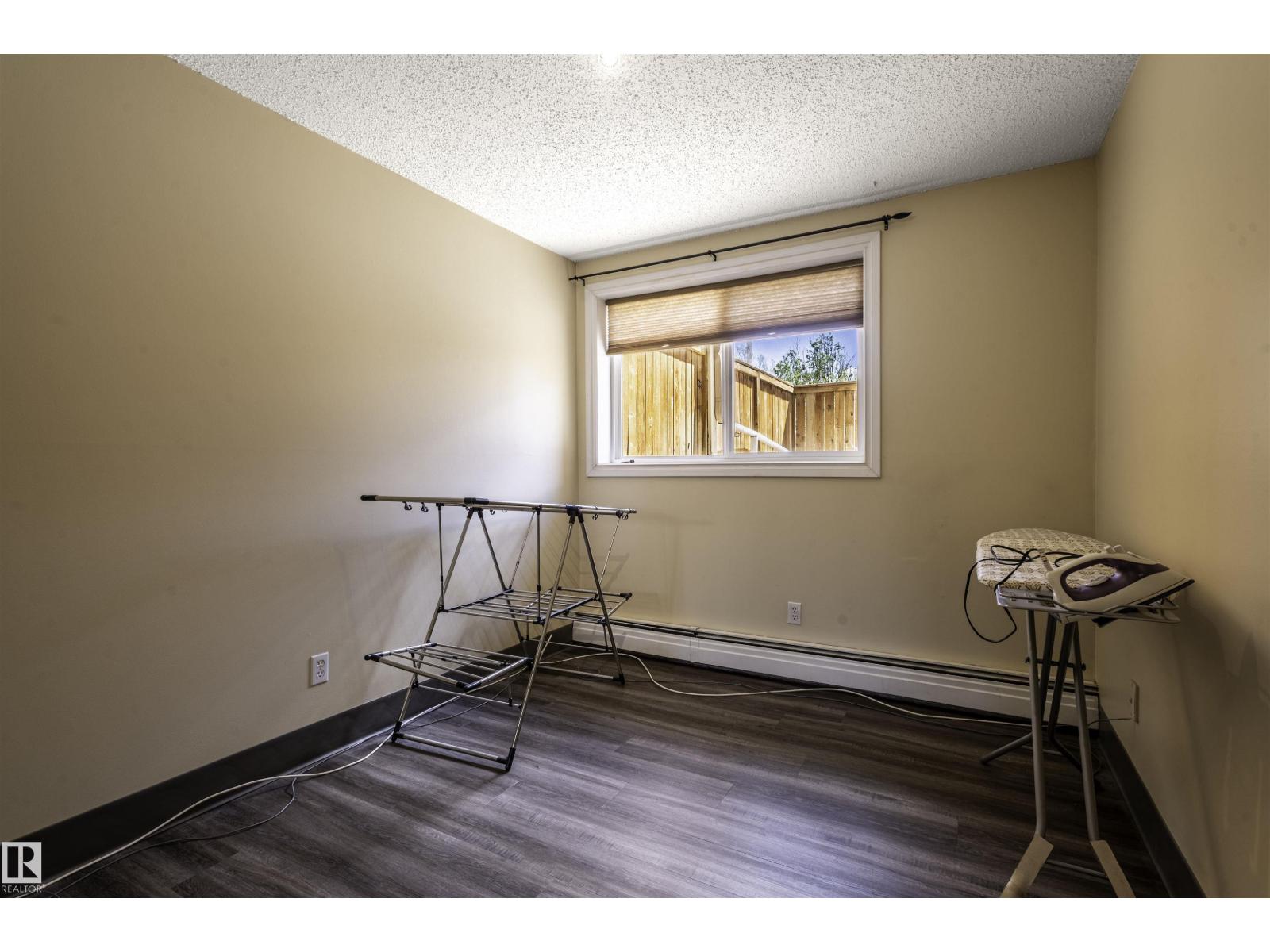 #130 95 McKenney AV - 31