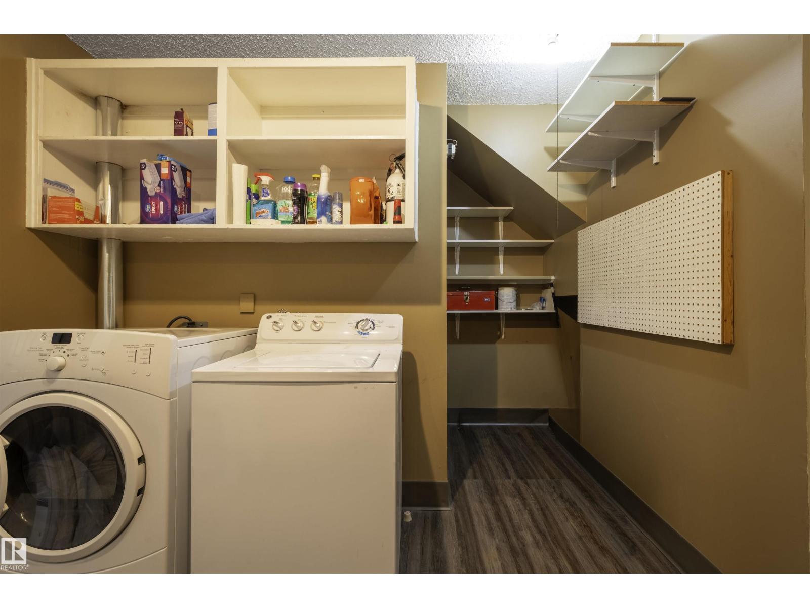 #130 95 McKenney AV - 22