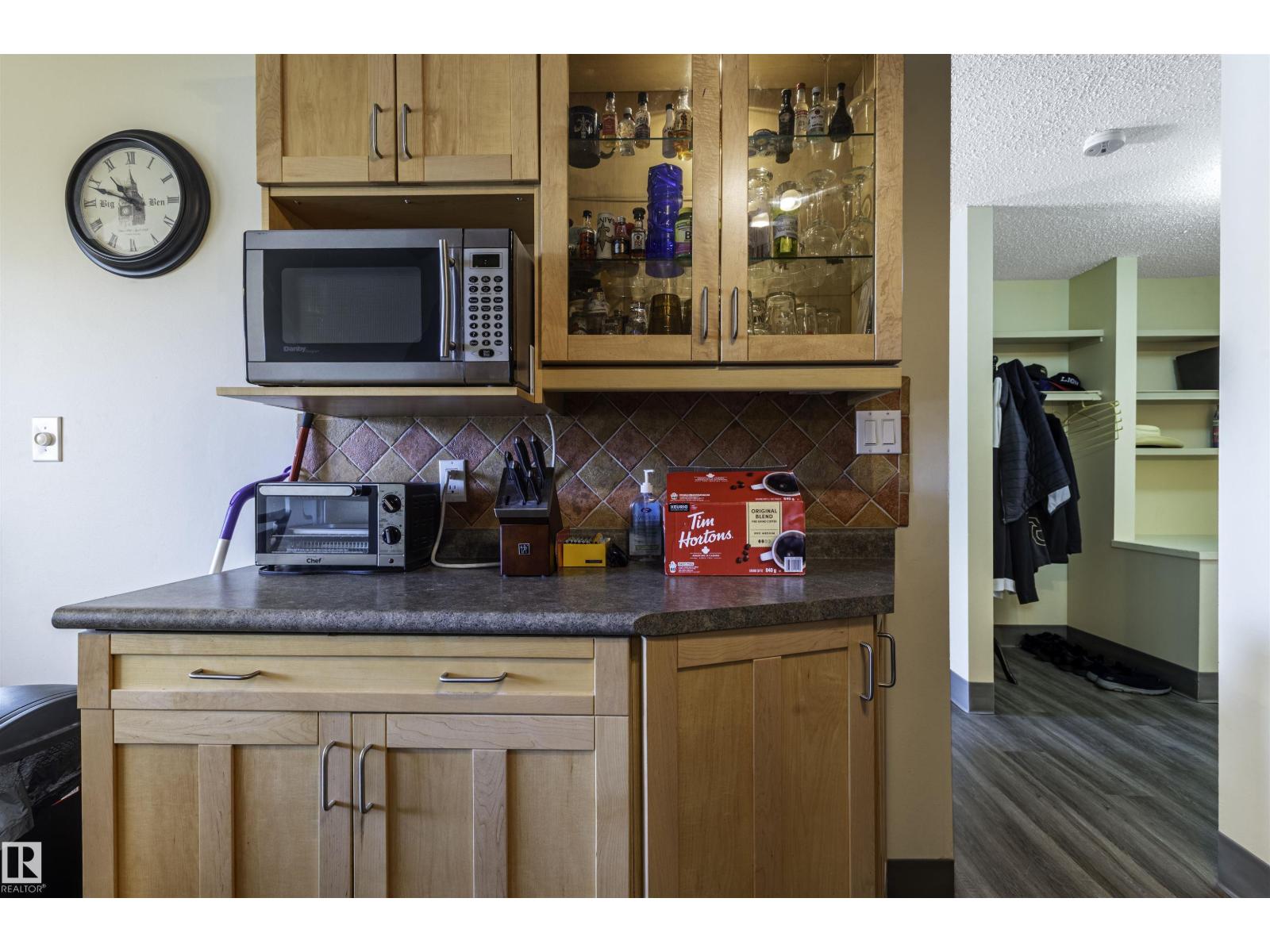 #130 95 McKenney AV - 16