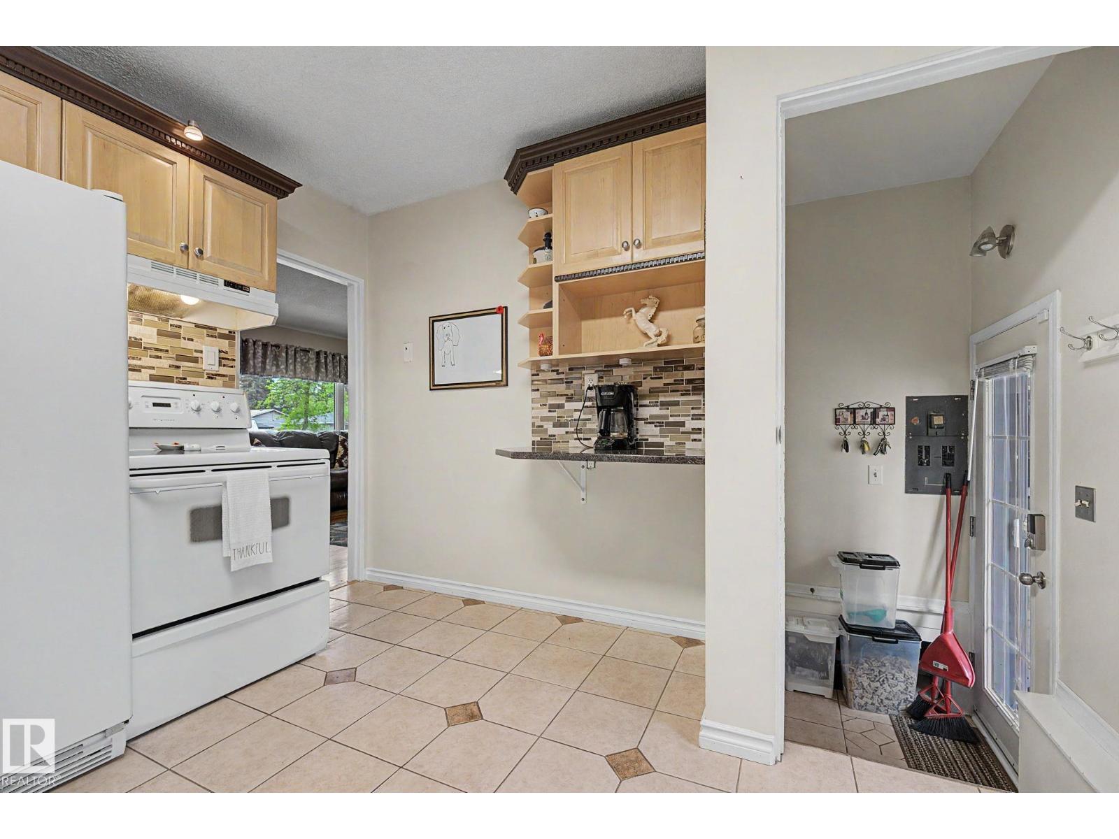 37 SUNNYSIDE CR — photo 17