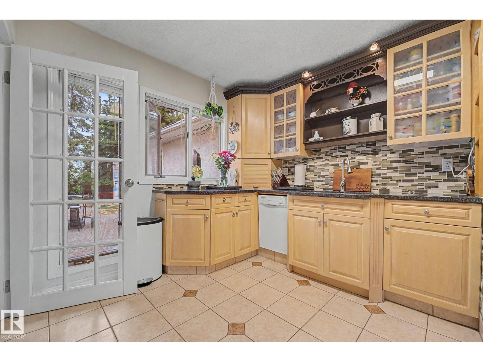 37 SUNNYSIDE CR — photo 14