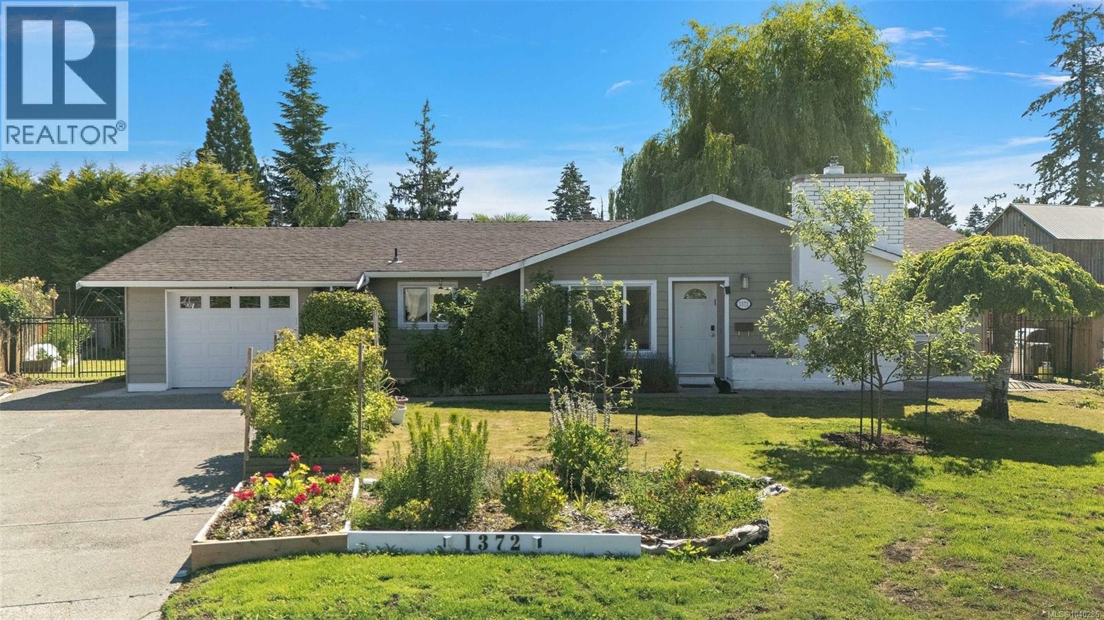 1372 Rafiki Pl - 1