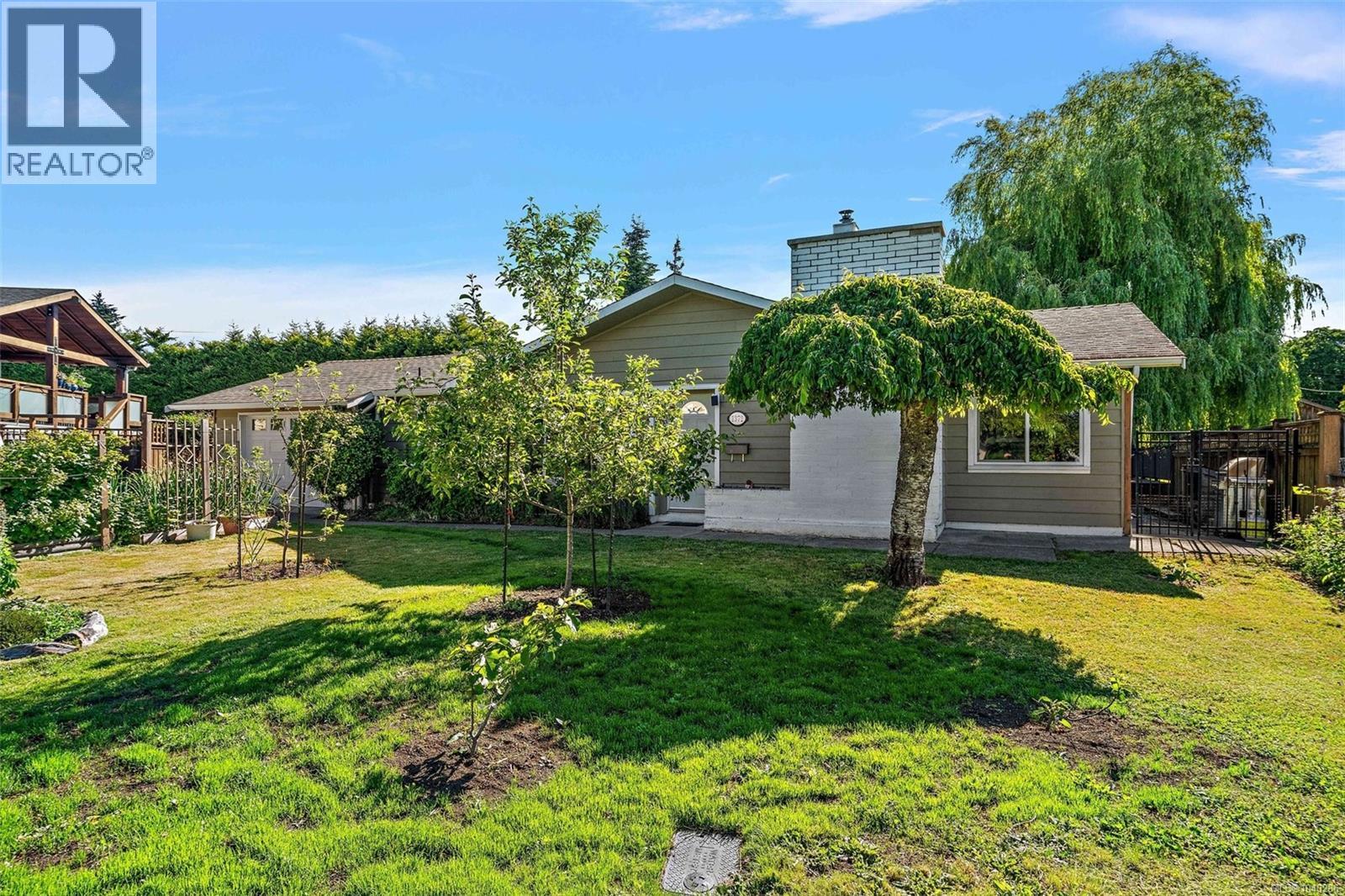 1372 Rafiki Pl, Central Saanich