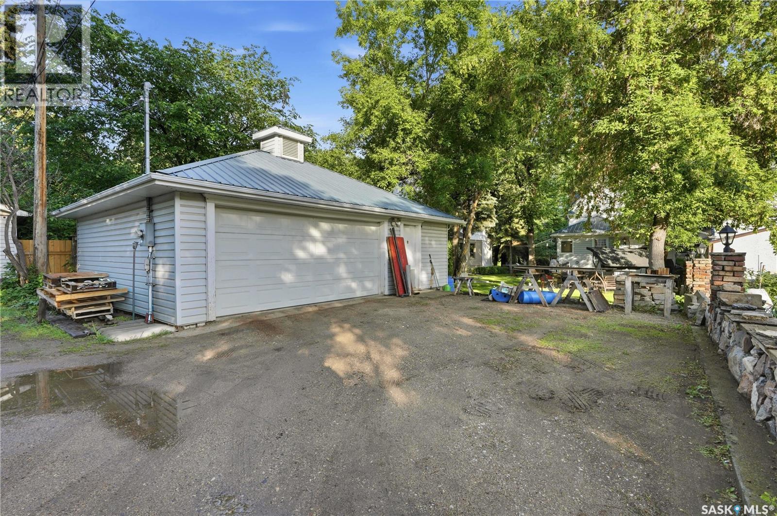 512 Bedford ROAD — photo 41