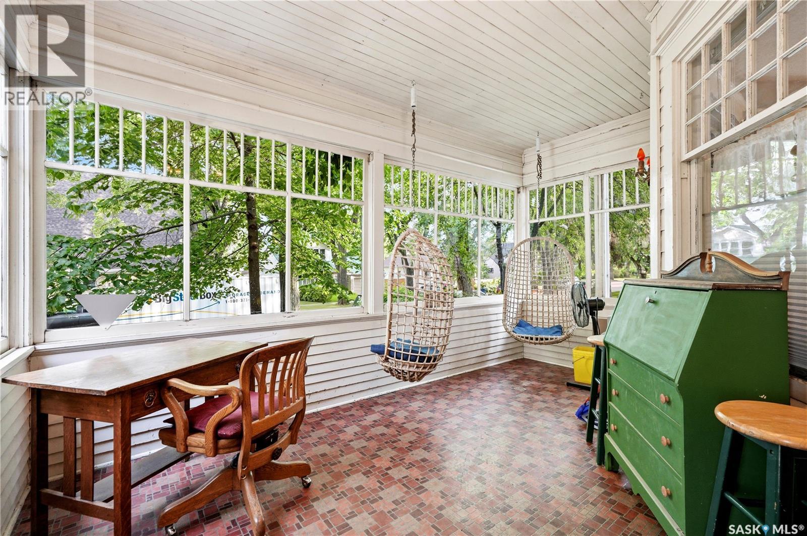 512 Bedford ROAD - photo 5