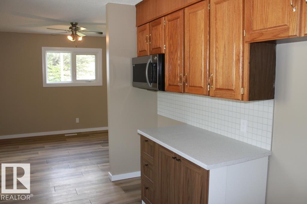 5211 53 AV - Image 3