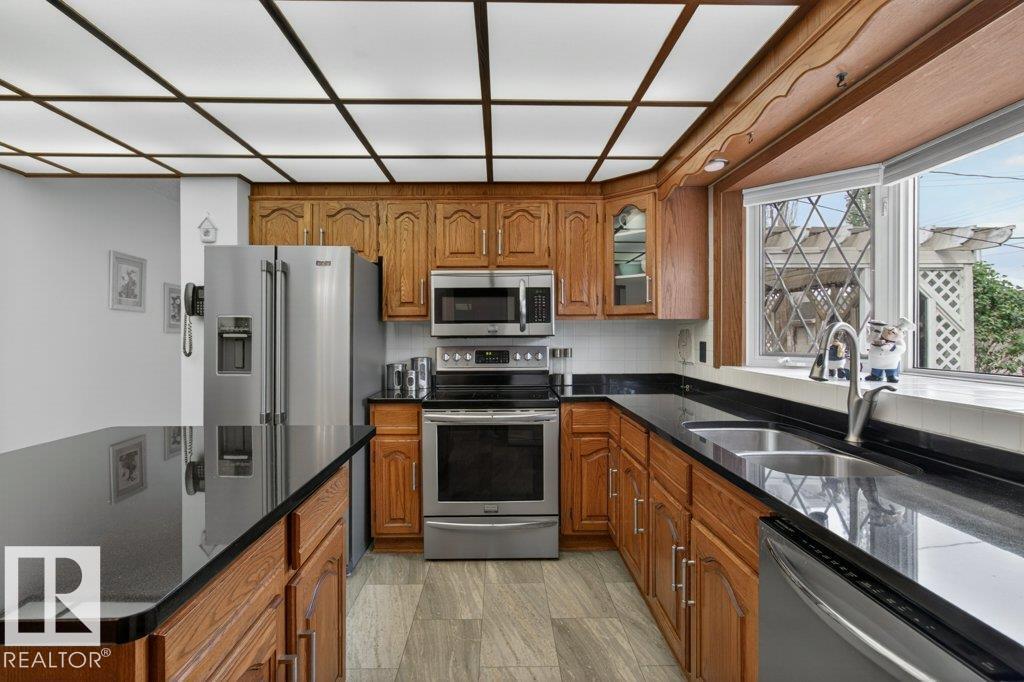 6616 95 AV NW — photo 10