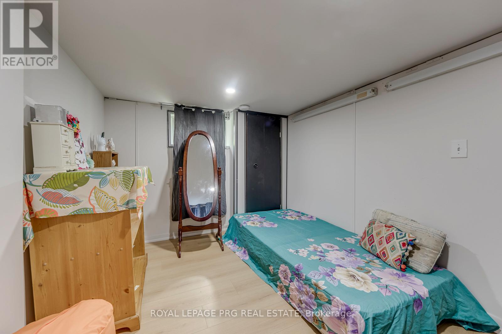 54 WALTER STREET - 36