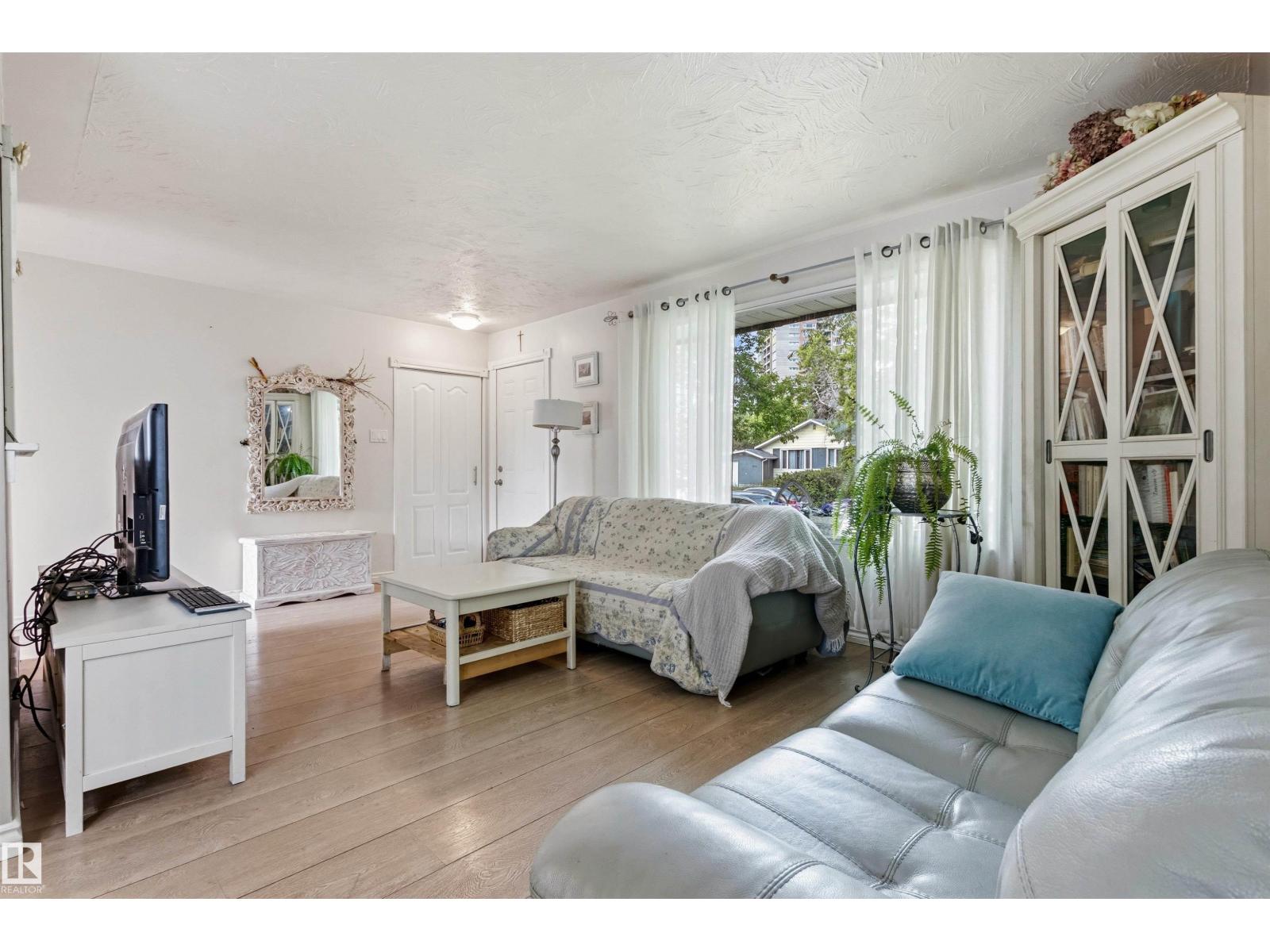 8719 164A ST NW — photo 9