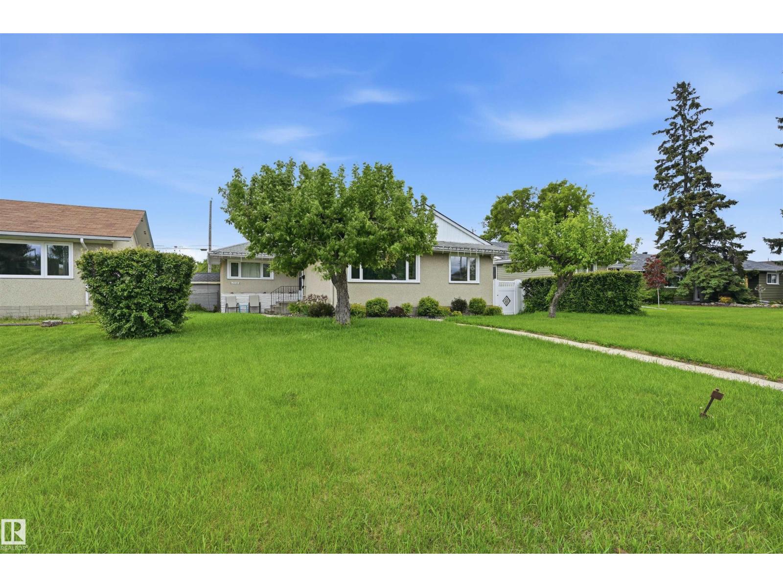 7719 71 AV NW - photo 2