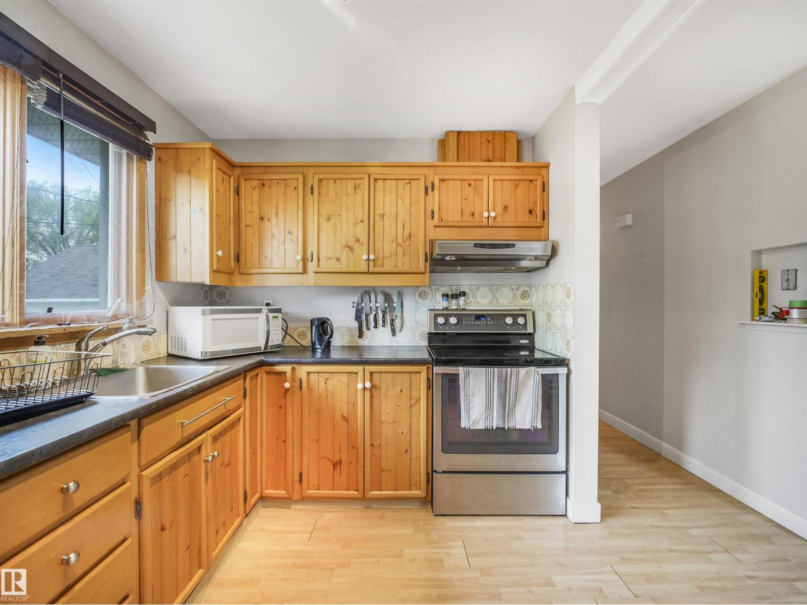 14612 93 Ave NW NW - 3